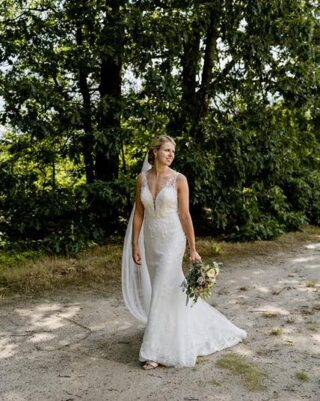 Een “ Mariages “ bruid aan het woord:

Hallo,

Ik zou nog even een foto van mijn jurk naar jullie toesturen. 30 jaar nadat mijn moeder haar trouwjurk bij jullie had gevonden, heb ik ook mijn droomhuwelijk gevonden bij Mariages. We hebben een prachtige trouwdag gehad op 3 augustus en iedereen was enorm onder de indruk van de jurk. Heel erg bedankt voor alle hulp en de goede service!

Groet,
Daniëlle Bos - Hulst

Bruid:@daniellehulst

www.mariages.nl

Voor het maken van een afspraak bel of mail ons!
Mariages bruidsmode 
Tel: 0528-233344
Mail: info@mariages.nl 
♥️ ♥️ ♥️

@mariages_bruidsmode 
@jennekedrooglever
@elsoosterloo 
@saskiazwiggelaardogger

#mariages_bruidsmode #mariages #trouwen #trouwjurk #bruid #bruidsjurk #bruidswinkel #love #trouwenin2024 #verloofd #sayyestothedress  #vierdeliefde #drenthe #friesland #groningen #overijssel #liefde #trouwenin2023 #trouwplannen #trouwenindrenthe #beautiful #inspiratie #bruiloft #zomer #zomerbruid #hoogeveen #bruidsatelier
#mariagesbruid
#wedding #weddingdress