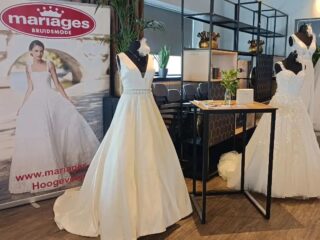 ♥️ Nagenieten ♥️ 
Vanmiddag waren wij te gast op het bruidsevent bij @deschildhoeve
Prachtige zonnige dag met leuke toekomstige bruidsparen.

Heb jij het bruidsevent gemist? 
Kijk voor de ruime collectie bruidsjurken van Mariages Bruidsmode op www.mariages.nl

Voor het maken van een afspraak bel of mail ons!
Mariages bruidsmode 
Tel: 0528-233344
Mail: info@mariages.nl 
♥️ ♥️ ♥️

@mariages_bruidsmode 
@jennekedrooglever
@elsoosterloo 
@saskiazwiggelaardogger

#mariages_bruidsmode #mariages #trouwen #trouwjurk #bruid #bruidsjurk #bruidswinkel #love #trouwenin2024 #verloofd #sayyestothedress  #vierdeliefde #drenthe #friesland #groningen #overijssel #liefde #trouwenin2023 #trouwplannen
#deschildhoeve #Trouwbeurs #trouwenindrenthe #bruidsevent #aanstaandbruidspaar #inspiratie #officiëletrouwlocatie #bruiloft #bruidsjurken #fluitenberg #hoogeveen