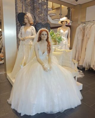 ♥️ NIEUWE COLLECTIE ♥️

Wauw, de nieuwe collectie van @jaricebridal is binnen!
Vandaag alles uitpakken, strijken, bewonderen en etaleren!
Heerlijk om met deze prachtige collectie van Jarice te werken! 

Binnenkort ook te bewonderen op onze website!
www.mariages.nl

Voor het maken van een afspraak bel of mail ons!
Mariages bruidsmode 
Tel: 0528-233344
Mail: info@mariages.nl 
♥️ ♥️ ♥️

@mariages_bruidsmode 
@jennekedrooglever
@elsoosterloo 
@saskiazwiggelaardogger

#mariages_bruidsmode #mariages #trouwen #trouwjurk #bruid #bruidsjurk #bruidswinkel #love #trouwenin2024 #verloofd #sayyestothedress  #vierdeliefde #drenthe #friesland #groningen #overijssel #liefde #nieuwecollectie #trouwplannen #trouwenindrenthe #beautiful #inspiratie #bruiloft #zomer #zomerbruid #hoogeveen #bruidsatelier
#jaricebridal
#wedding #weddingdress